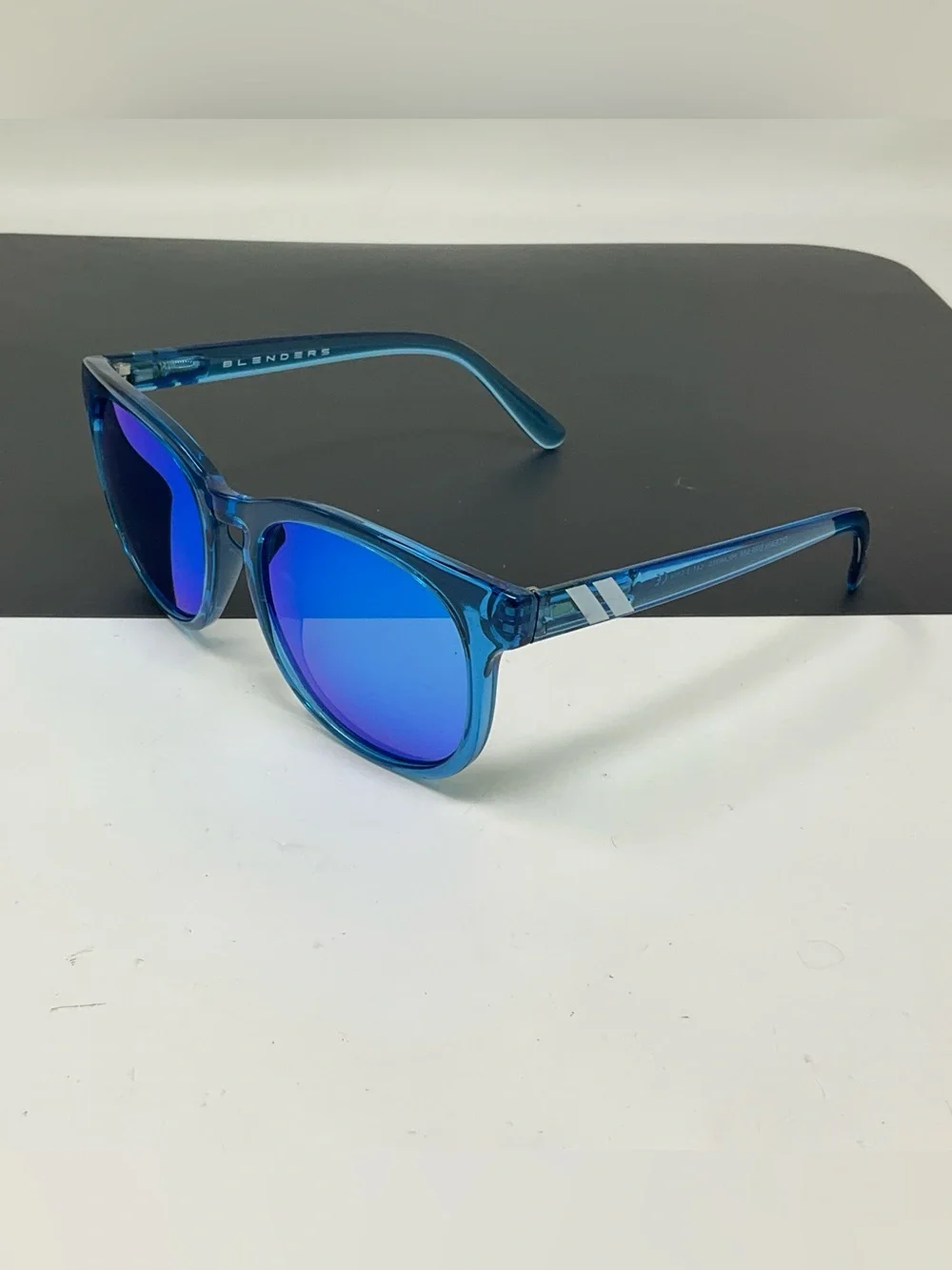 Blenders Ocean Dream polarized sunglasses blue mirror